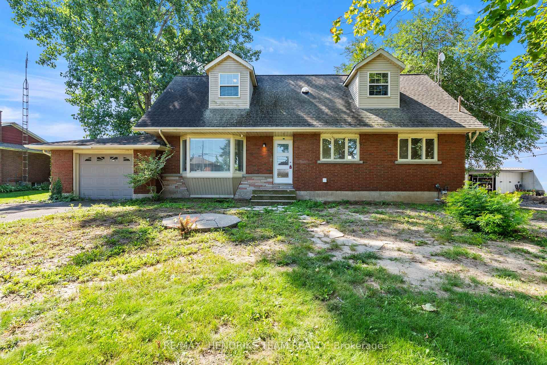 Photo 3 of 1648 Third Avenue, St. Catharines, Rural Fourth — HOMEH
