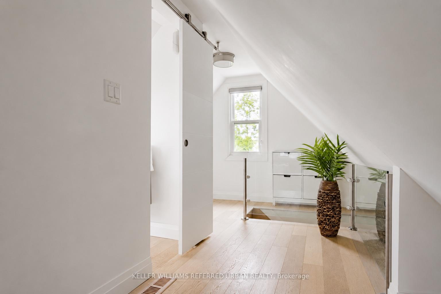 Photo 23 of 50 Frater Avenue, Toronto, Danforth Village-East York — HOMEH