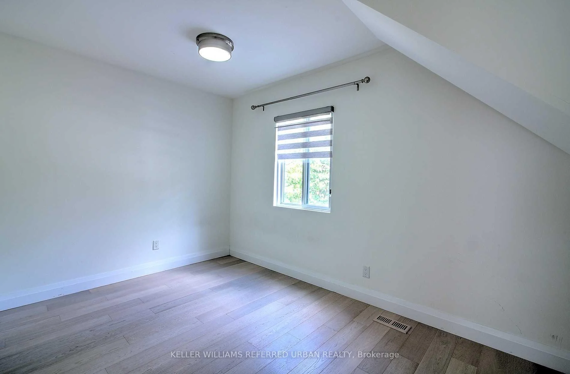 Photo 17 of 50 Frater Avenue, Toronto, Danforth Village-East York — HOMEH