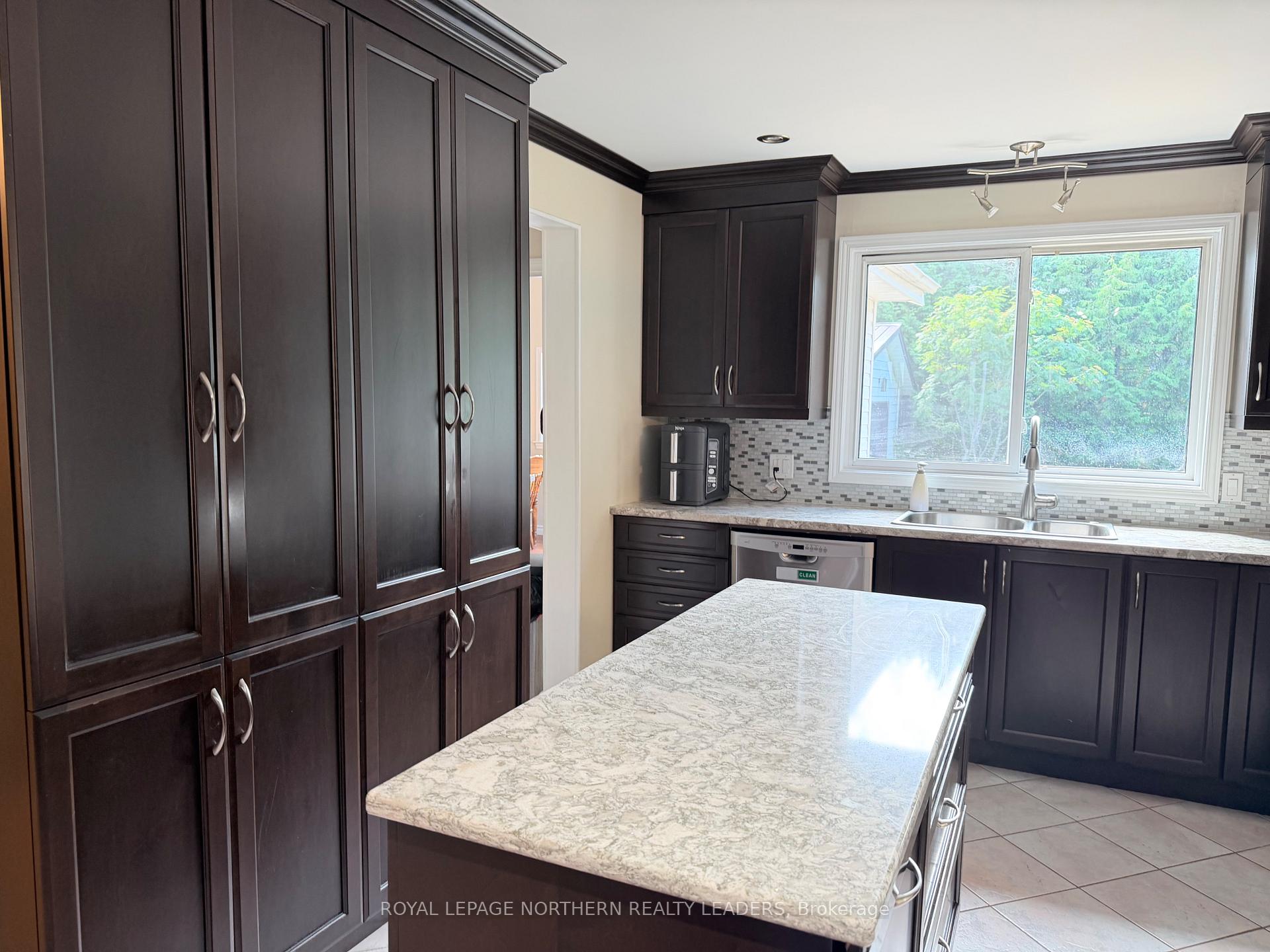 Photo 7 of 441 Ross Avenue E, Timmins, TNE - Hill District — HOMEH