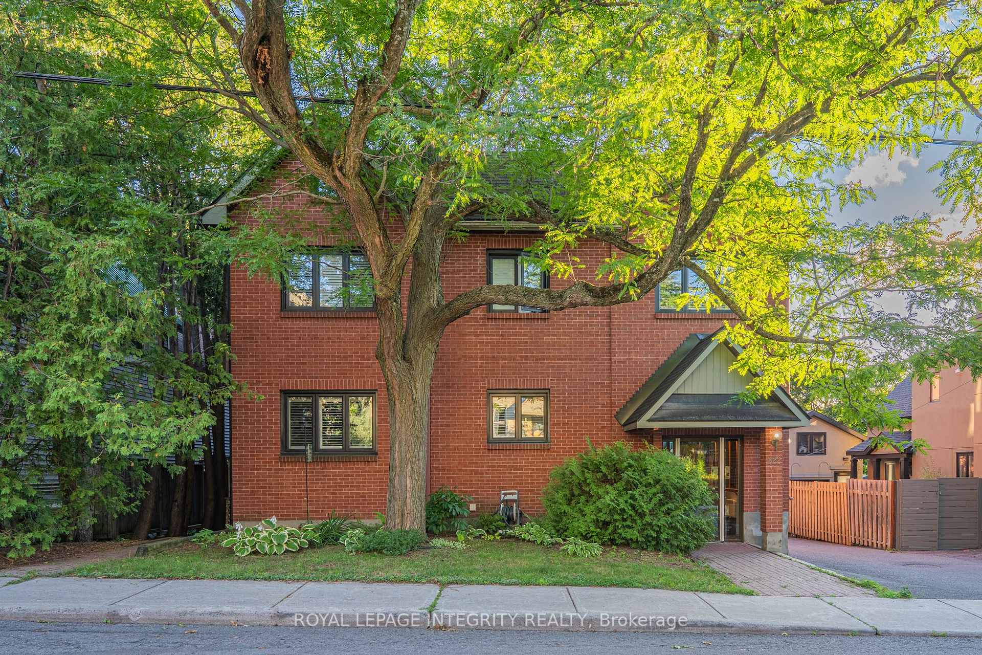 Photo 2 of Unit 103, 222 Russell Avenue, Ottawa, Sandy Hill — HOMEH
