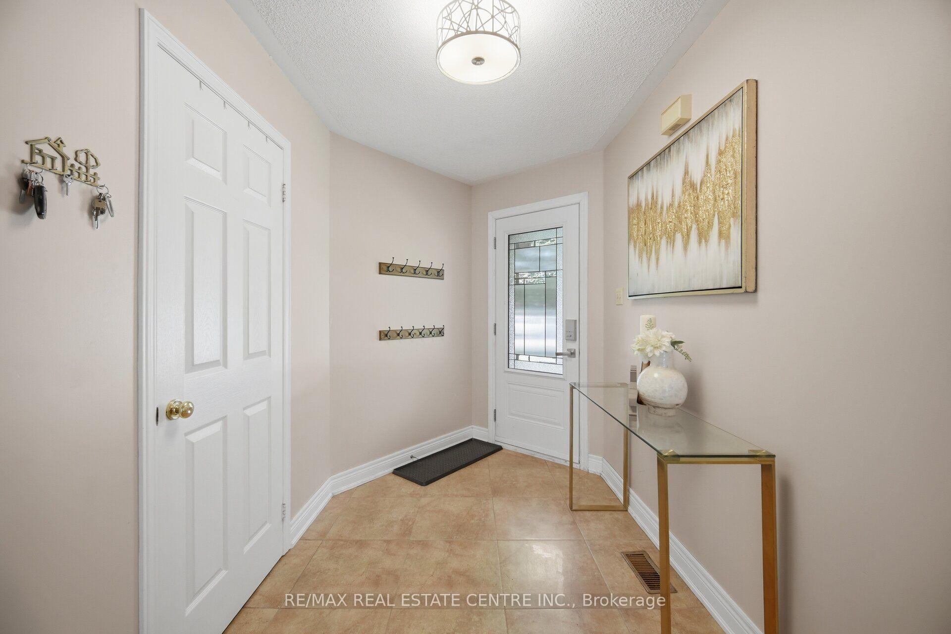 Photo 7 of 46 Butlermere Drive, Brampton, Fletcher's West — HOMEH