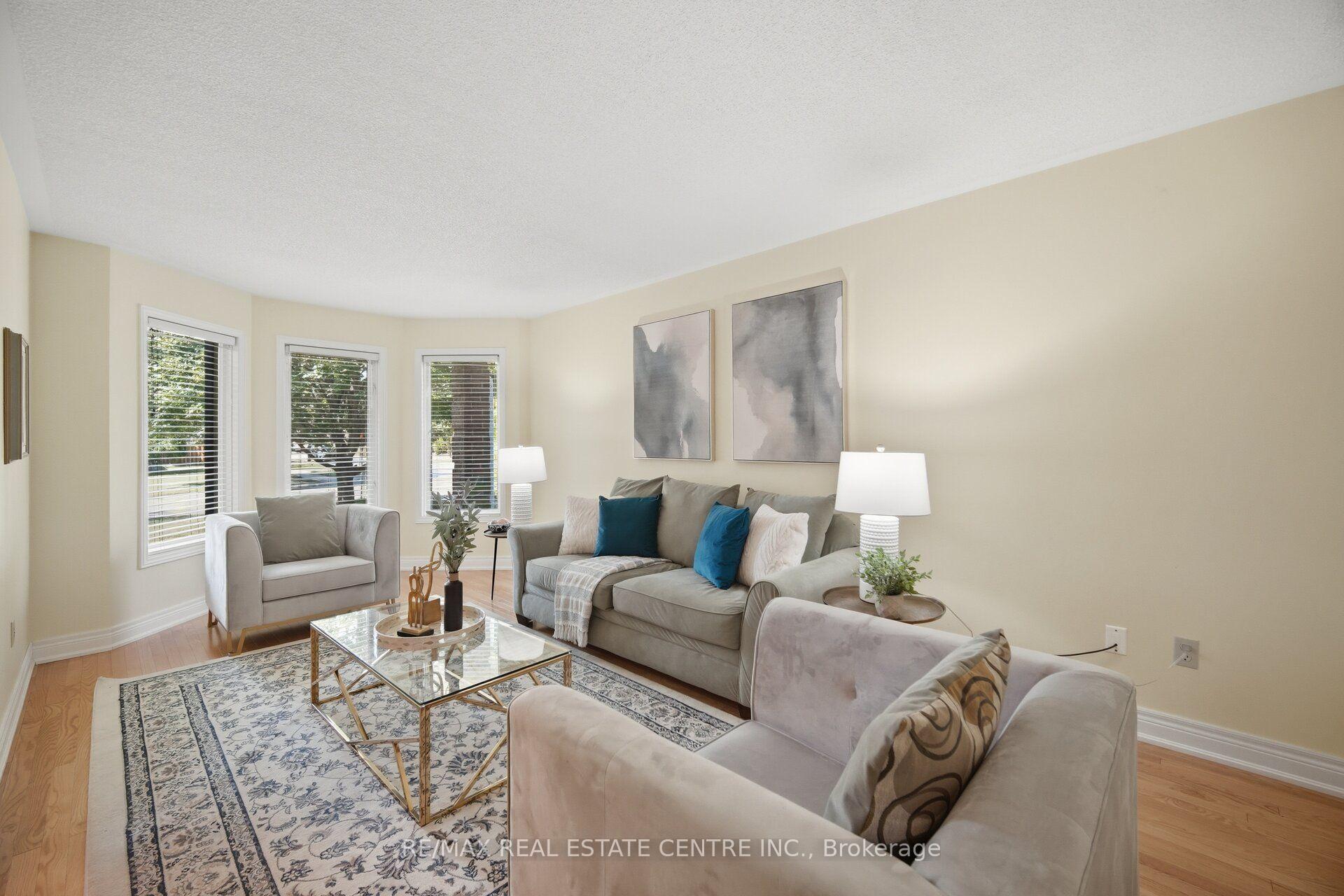 Photo 9 of 46 Butlermere Drive, Brampton, Fletcher's West — HOMEH