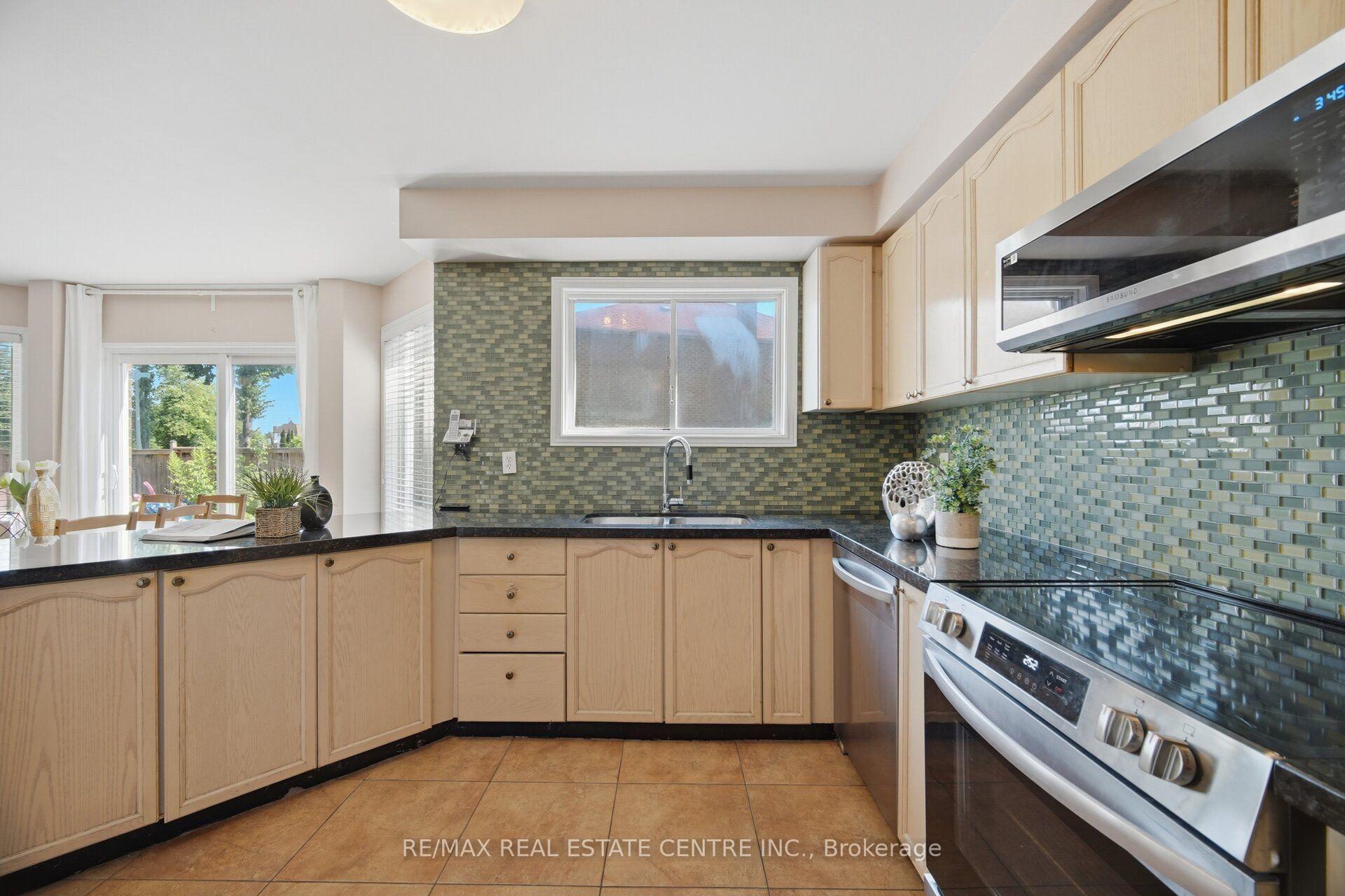 Photo 15 of 46 Butlermere Drive, Brampton, Fletcher's West — HOMEH
