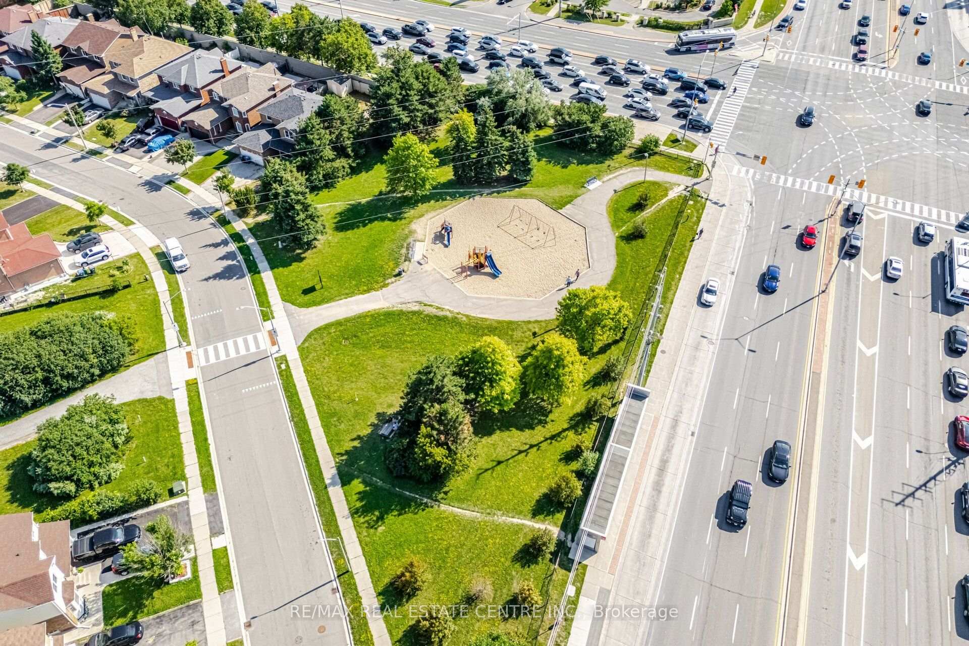 Photo 48 of 46 Butlermere Drive, Brampton, Fletcher's West — HOMEH