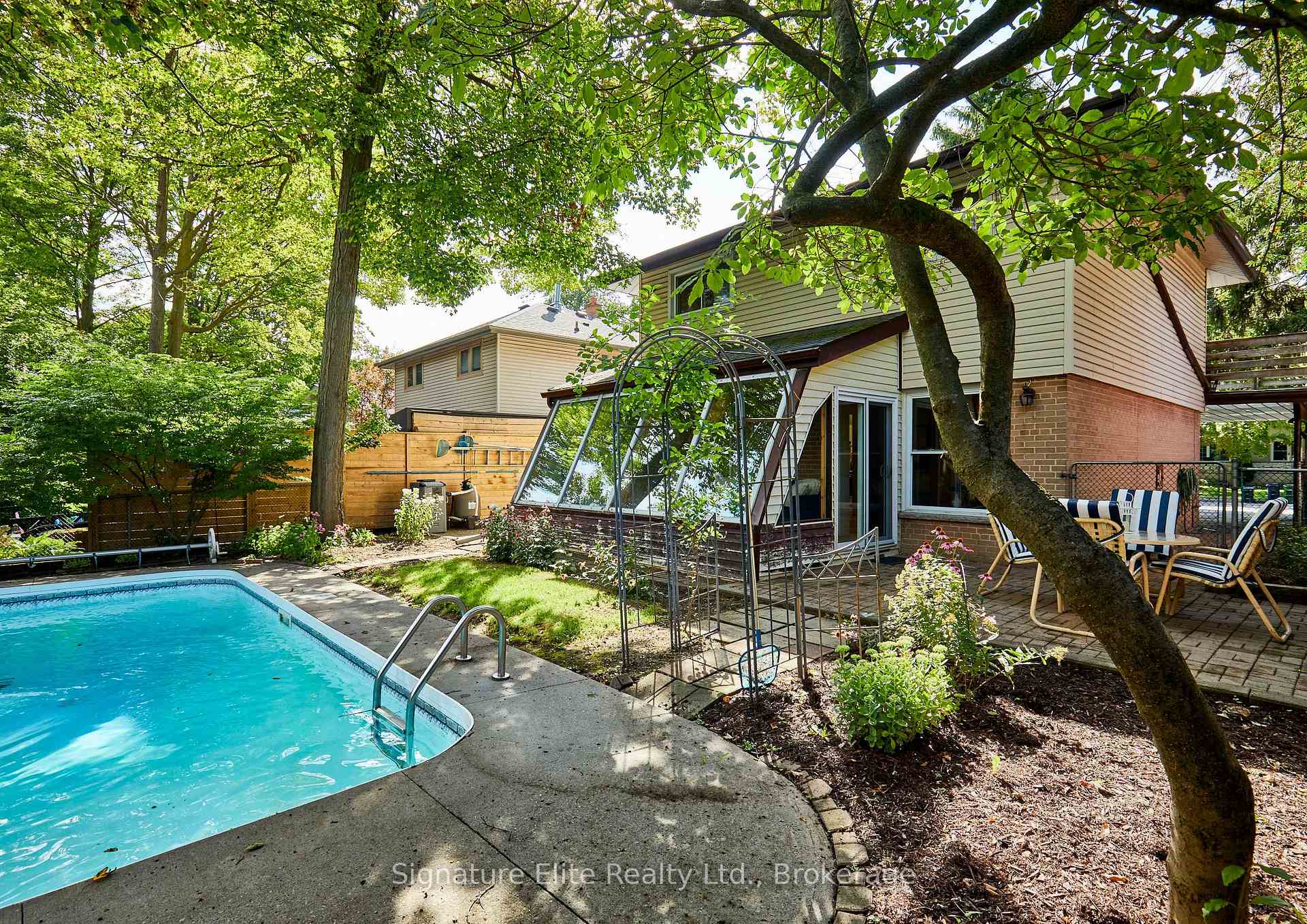 Photo 19 of 7 Lyncroft Drive, Scarborough, Guildwood — HOMEH
