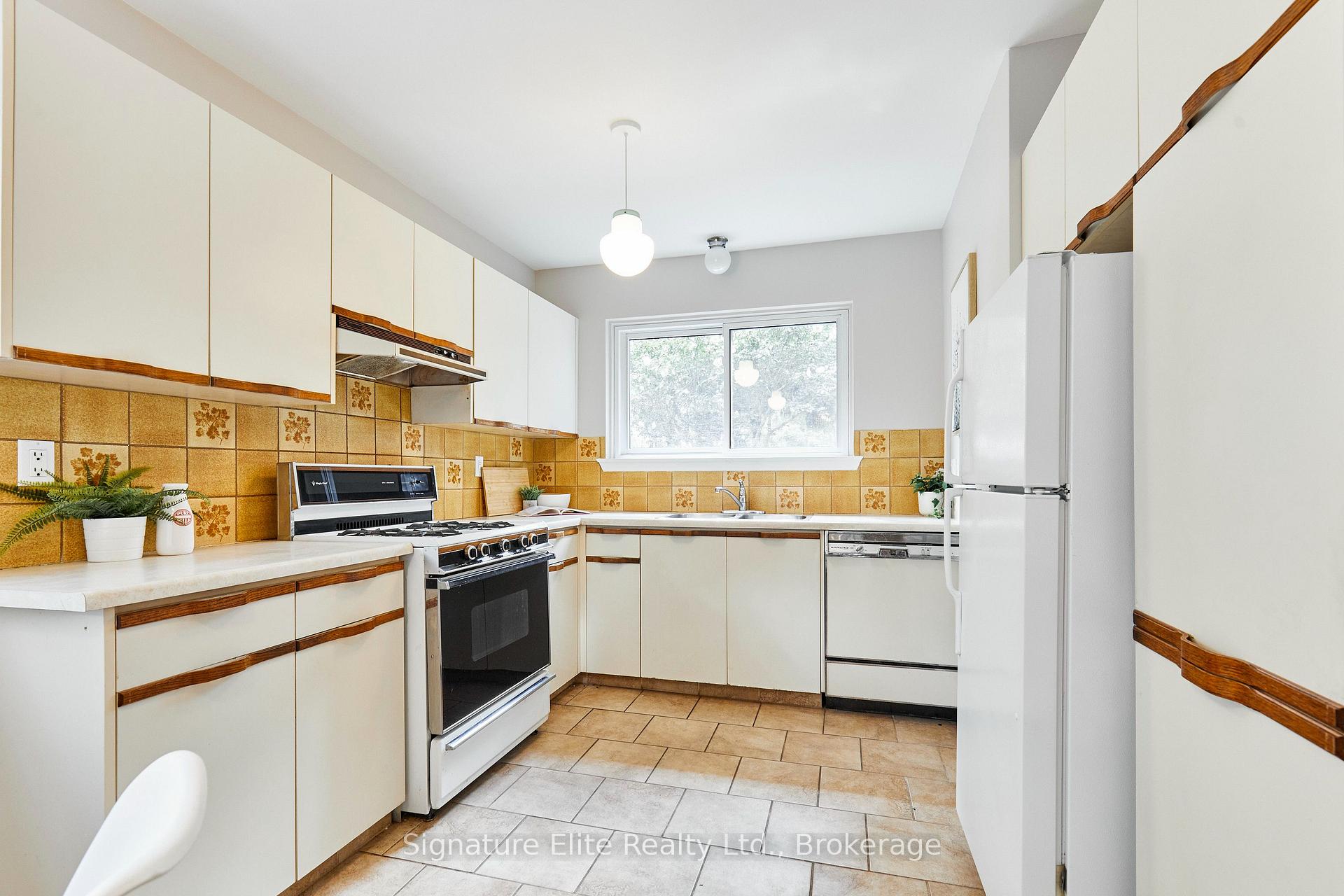 Photo 24 of 7 Lyncroft Drive, Scarborough, Guildwood — HOMEH