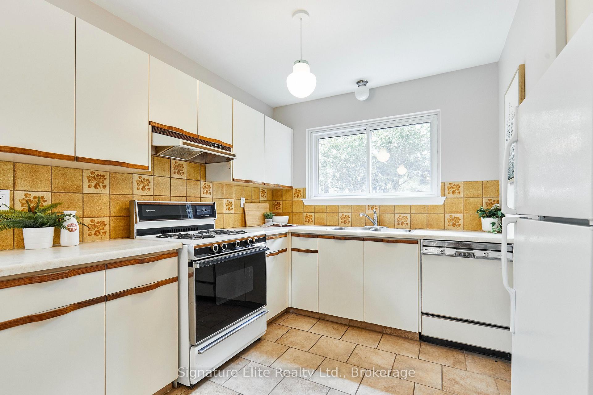 Photo 26 of 7 Lyncroft Drive, Scarborough, Guildwood — HOMEH
