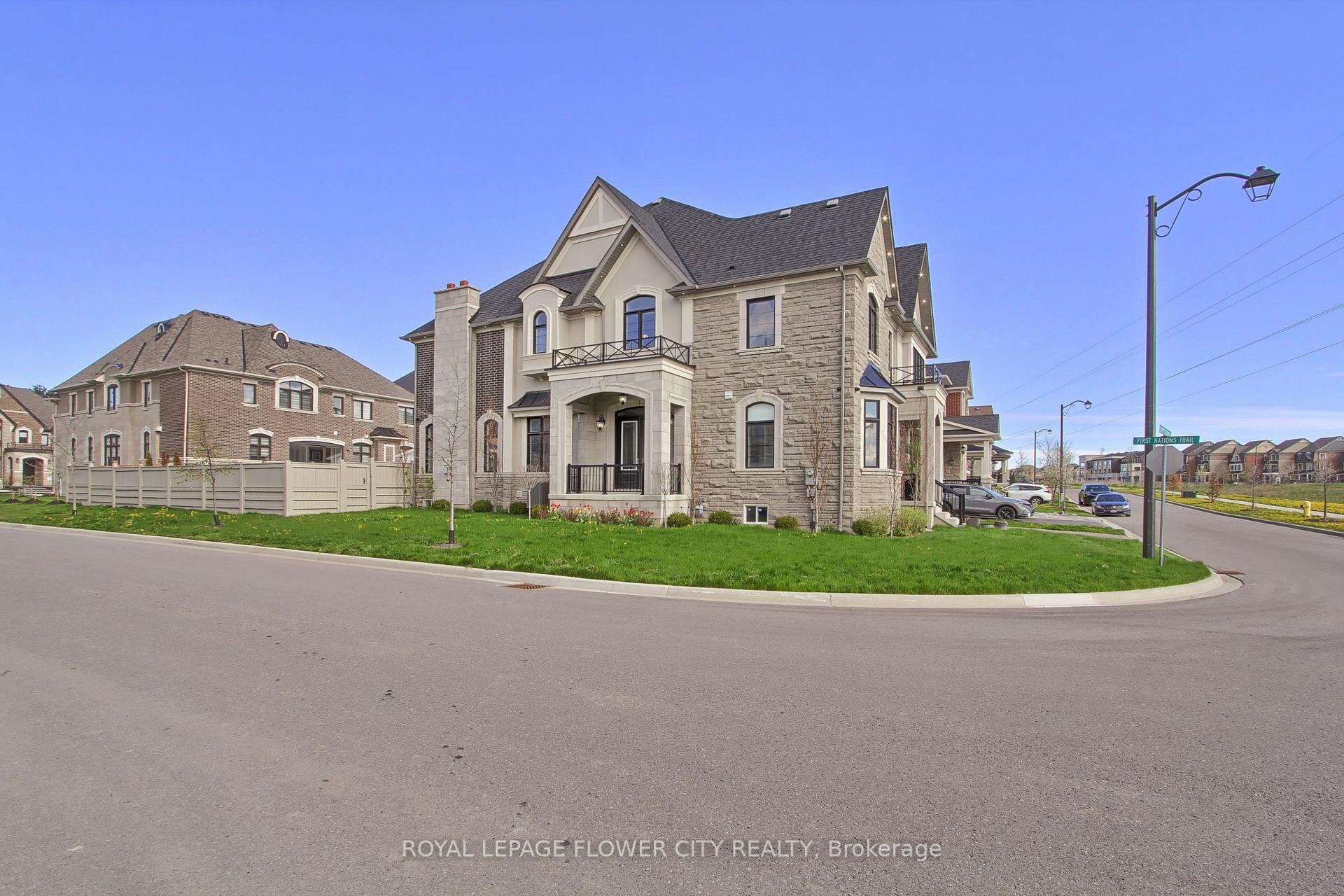 Photo 2 of 105 Morning Sparrow Drive, Vaughan, Kleinburg — HOMEH