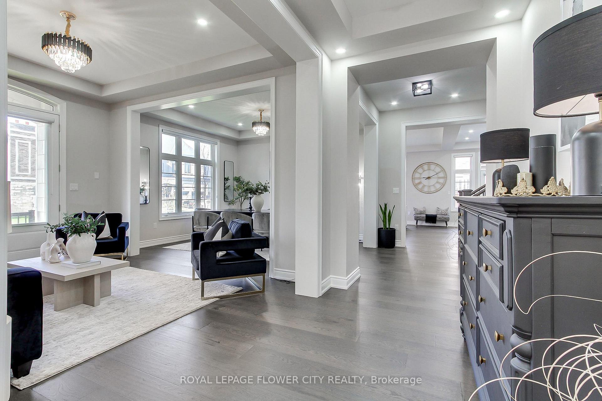 Photo 7 of 105 Morning Sparrow Drive, Vaughan, Kleinburg — HOMEH