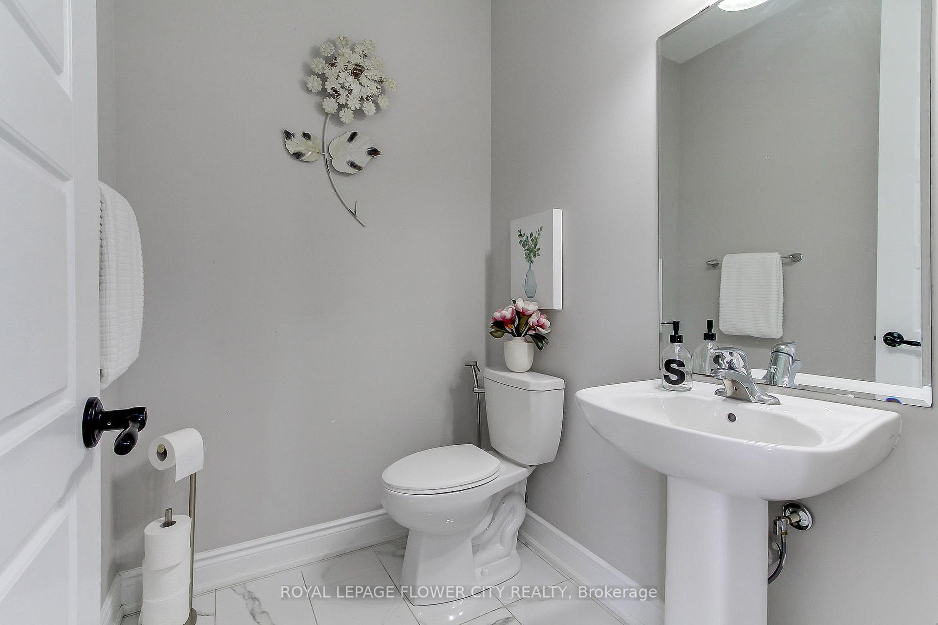 Photo 26 of 105 Morning Sparrow Drive, Vaughan, Kleinburg — HOMEH