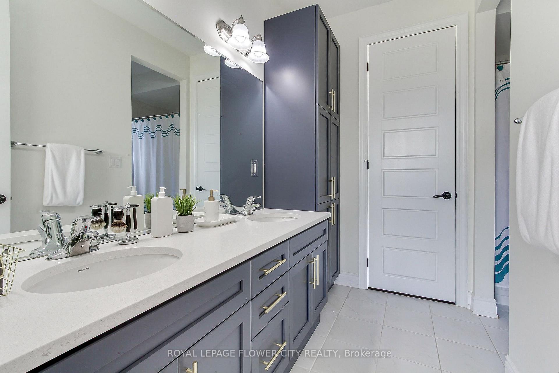 Photo 37 of 105 Morning Sparrow Drive, Vaughan, Kleinburg — HOMEH