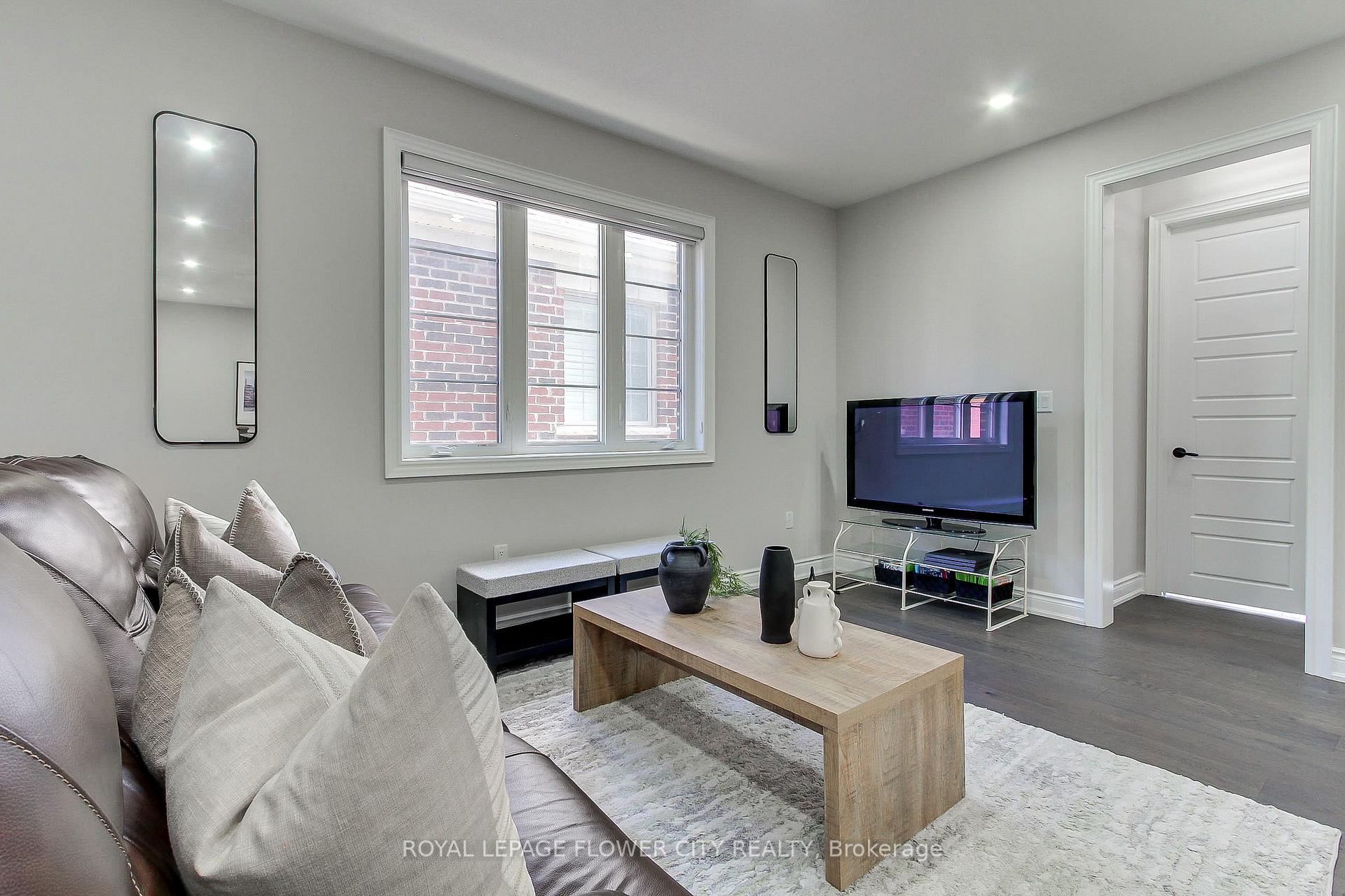 Photo 41 of 105 Morning Sparrow Drive, Vaughan, Kleinburg — HOMEH