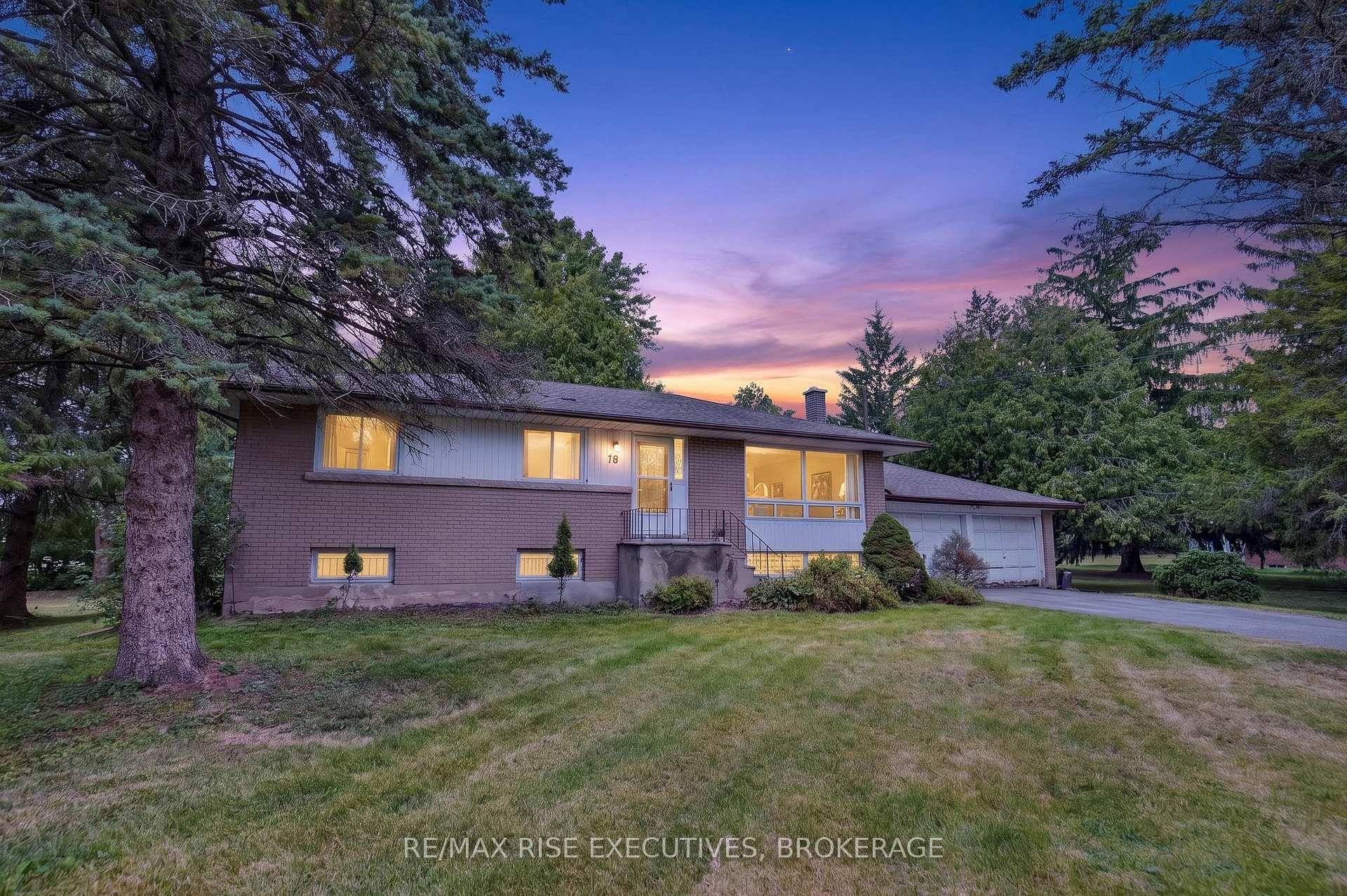 Photo 1 of 18 Dalgleish Avenue, Kingston, Kingston East (Incl Barret Crt) — HOMEH