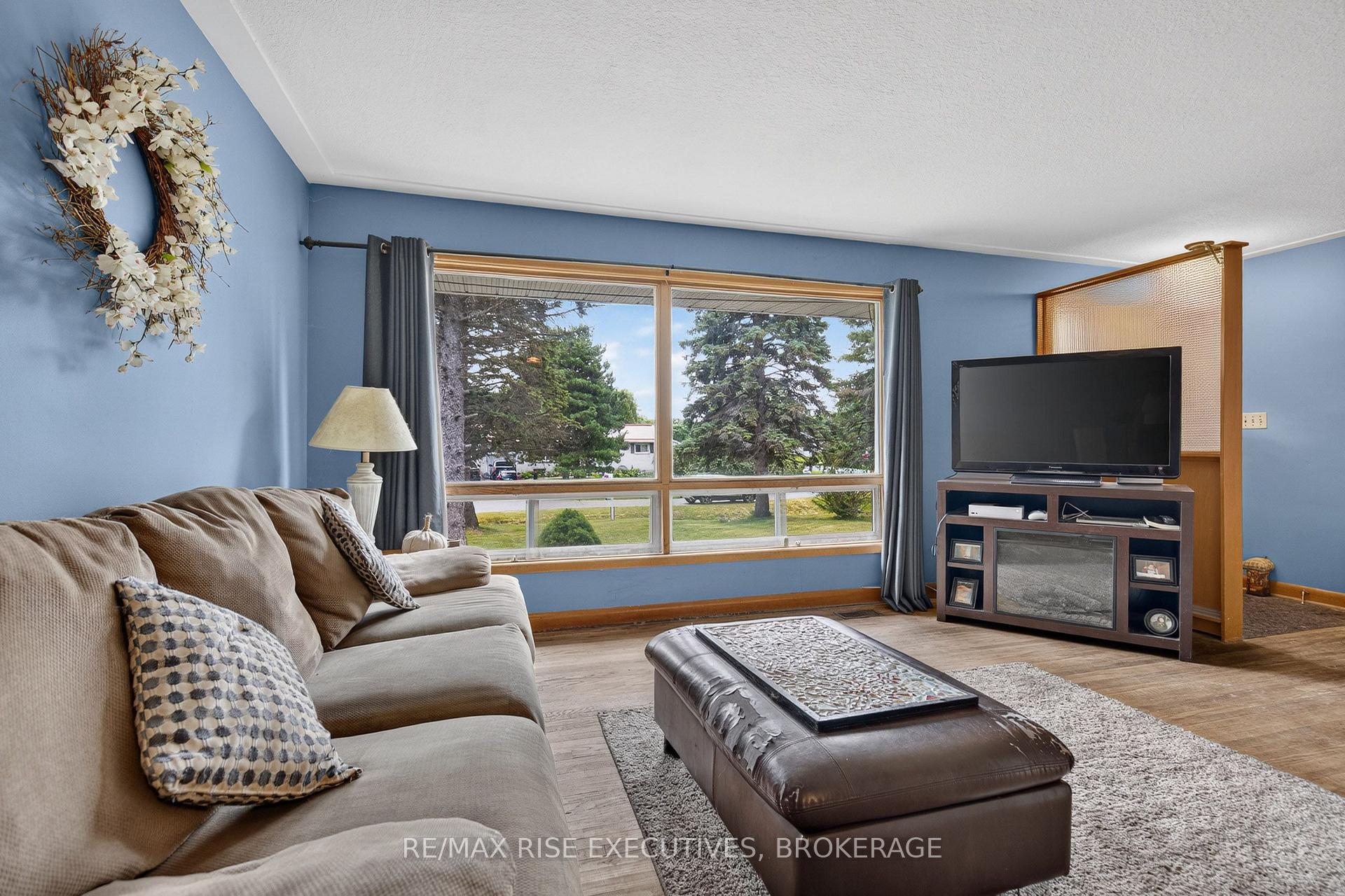 Photo 7 of 18 Dalgleish Avenue, Kingston, Kingston East (Incl Barret Crt) — HOMEH