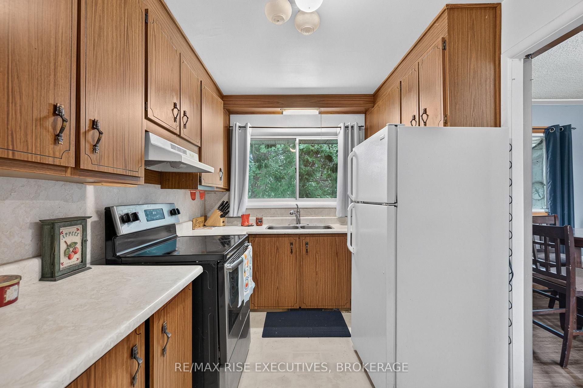 Photo 9 of 18 Dalgleish Avenue, Kingston, Kingston East (Incl Barret Crt) — HOMEH