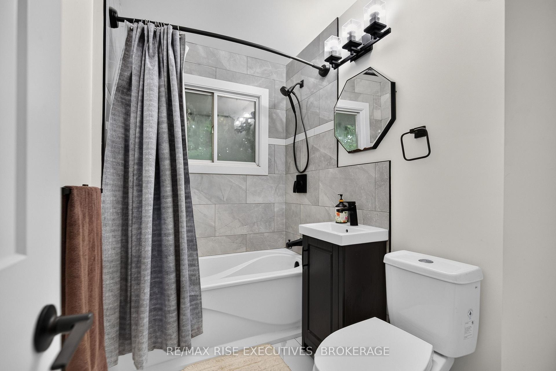 Photo 13 of 18 Dalgleish Avenue, Kingston, Kingston East (Incl Barret Crt) — HOMEH