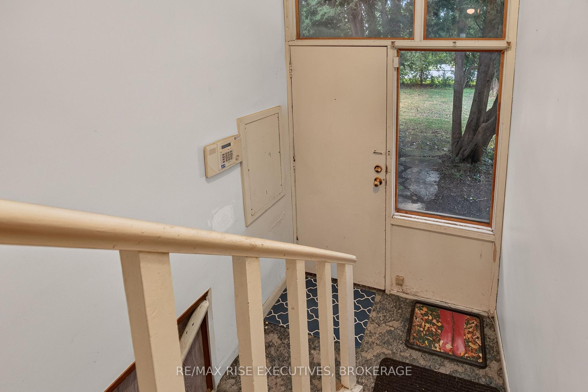 Photo 19 of 18 Dalgleish Avenue, Kingston, Kingston East (Incl Barret Crt) — HOMEH