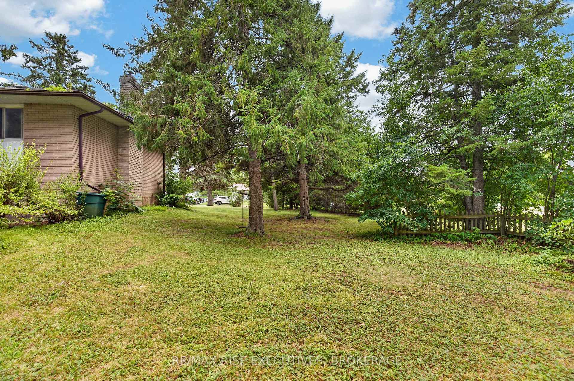 Photo 31 of 18 Dalgleish Avenue, Kingston, Kingston East (Incl Barret Crt) — HOMEH