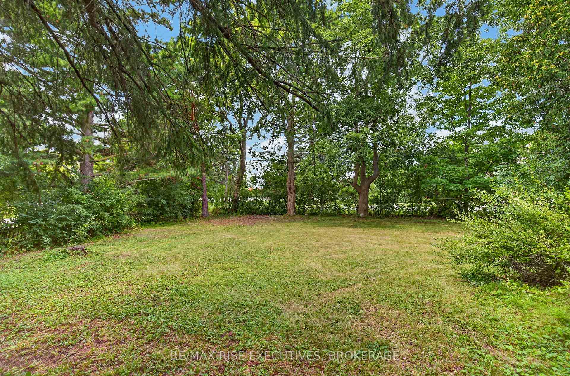 Photo 36 of 18 Dalgleish Avenue, Kingston, Kingston East (Incl Barret Crt) — HOMEH