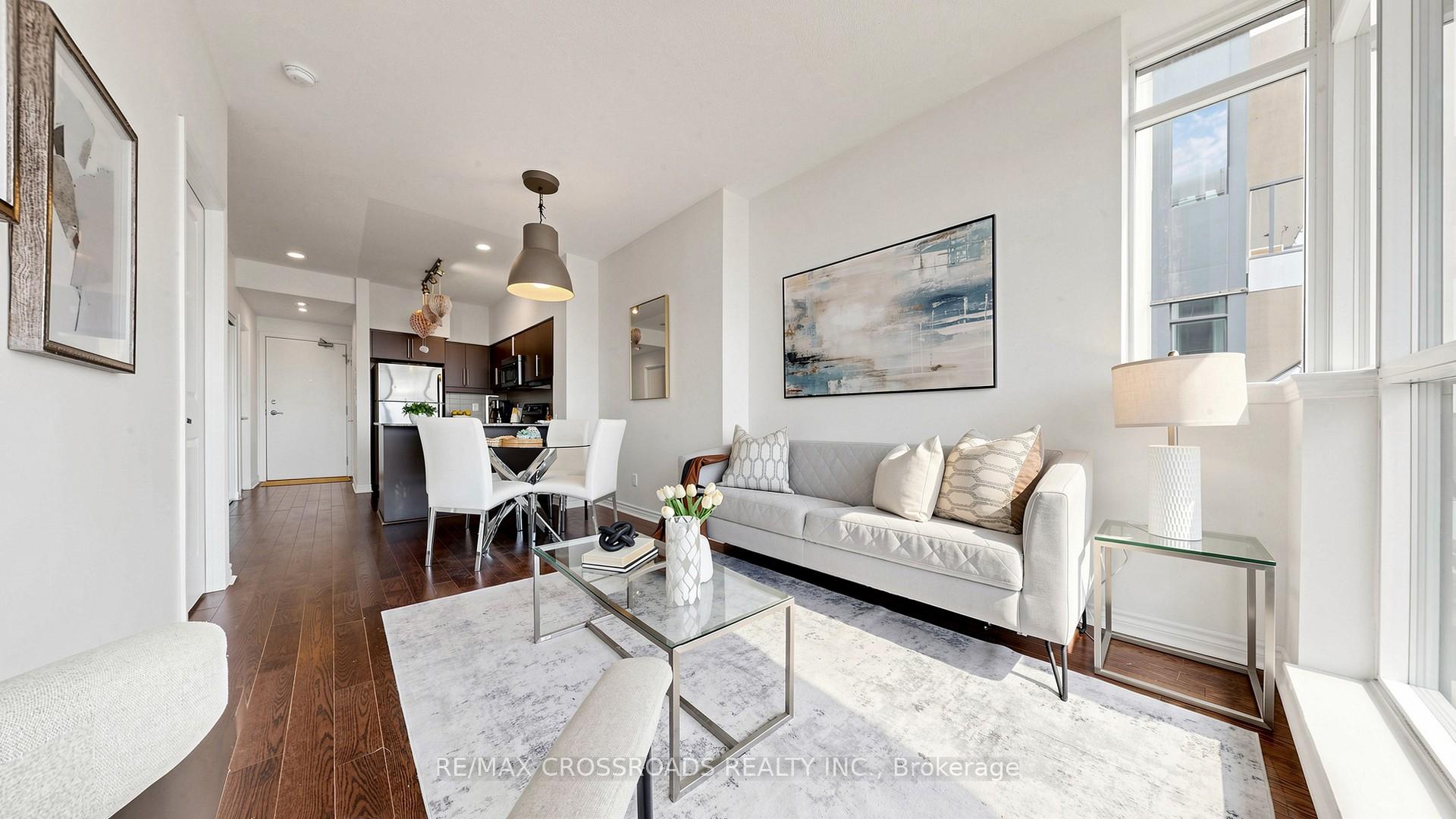 Front of Unit 1401, 2885 Bayview Avenue