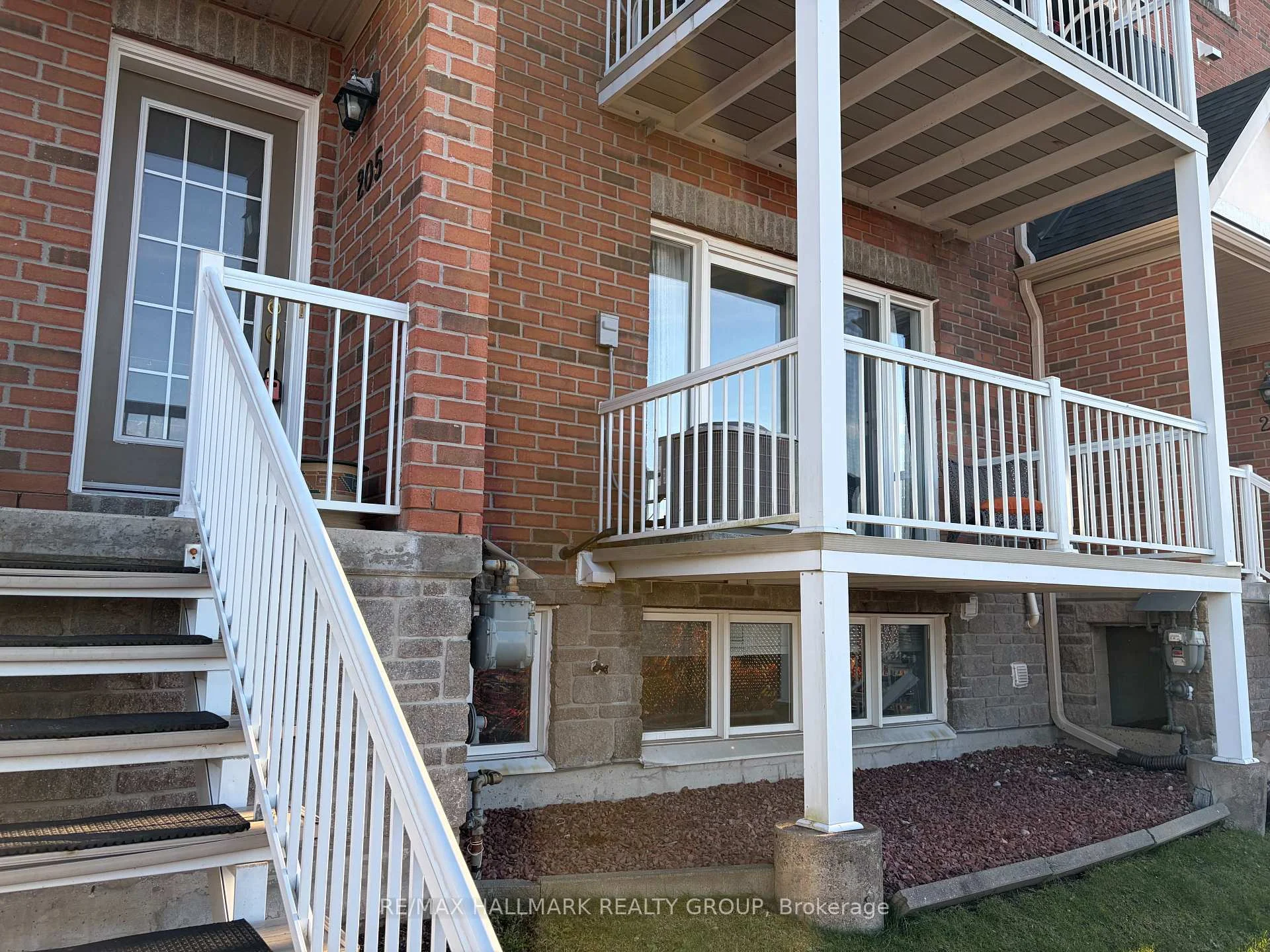 Front of Unit 205, 3275 St Joseph Boulevard