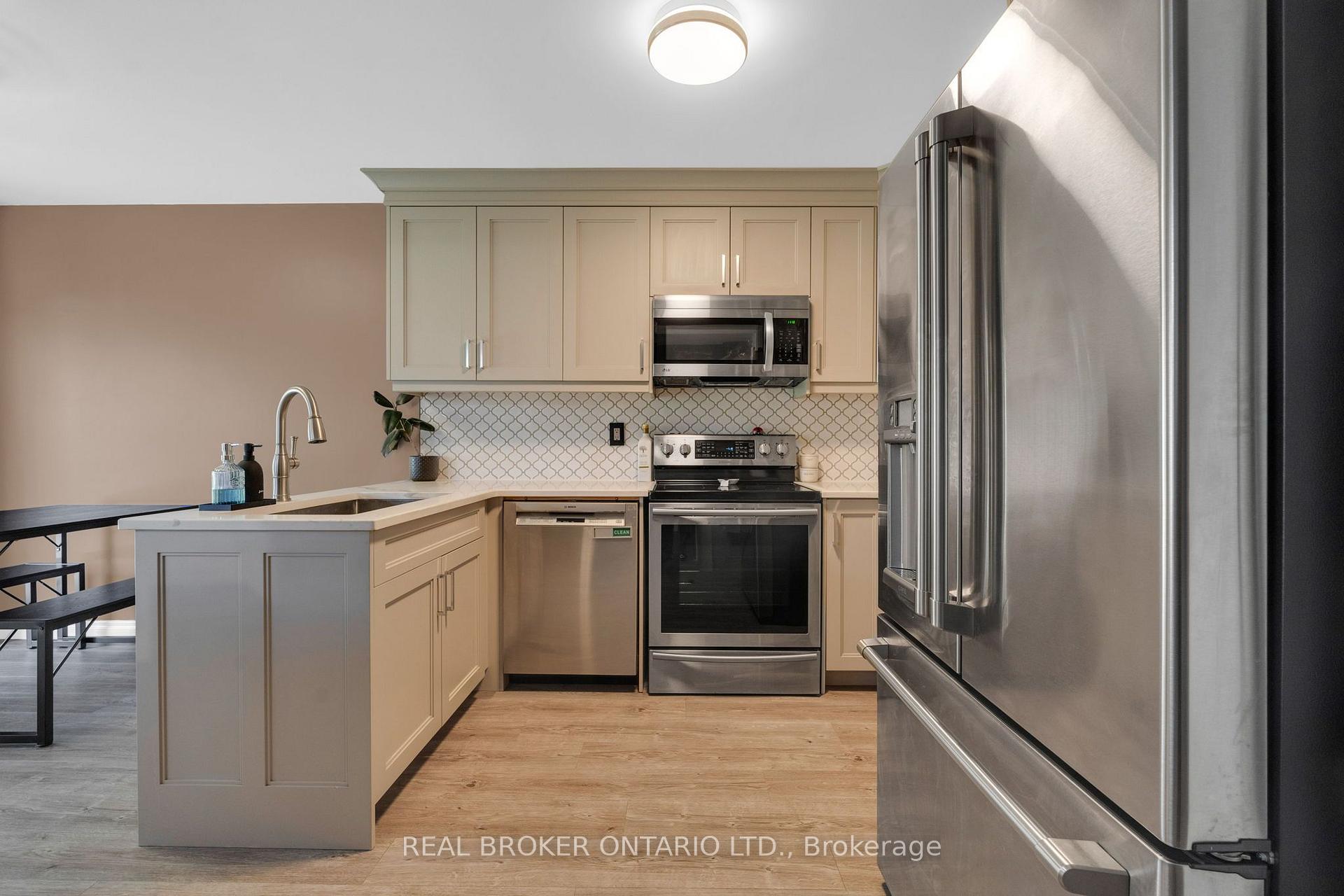 Photo 11 of 64 Vanessa Drive, Orillia — HOMEH