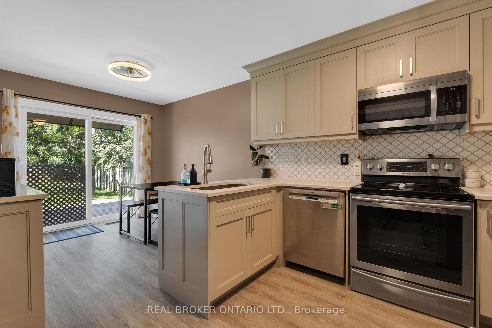 Photo 12 of 64 Vanessa Drive, Orillia — HOMEH