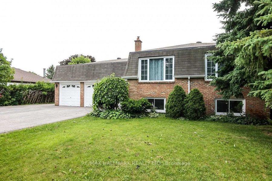 Photo 3 of 1022 Janette Street, Newmarket, Huron Heights-Leslie Valley — HOMEH