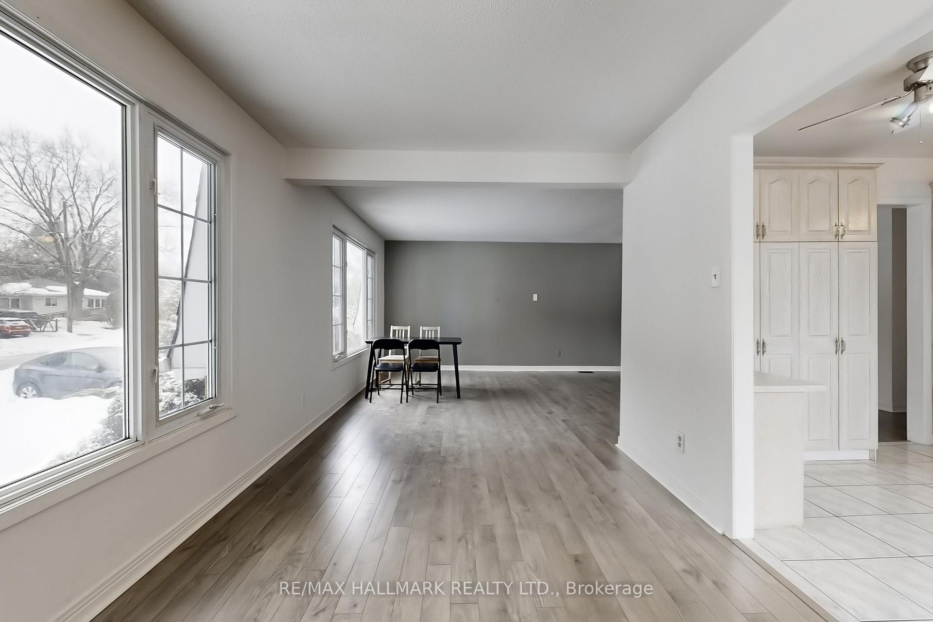 Photo 10 of 1022 Janette Street, Newmarket, Huron Heights-Leslie Valley — HOMEH