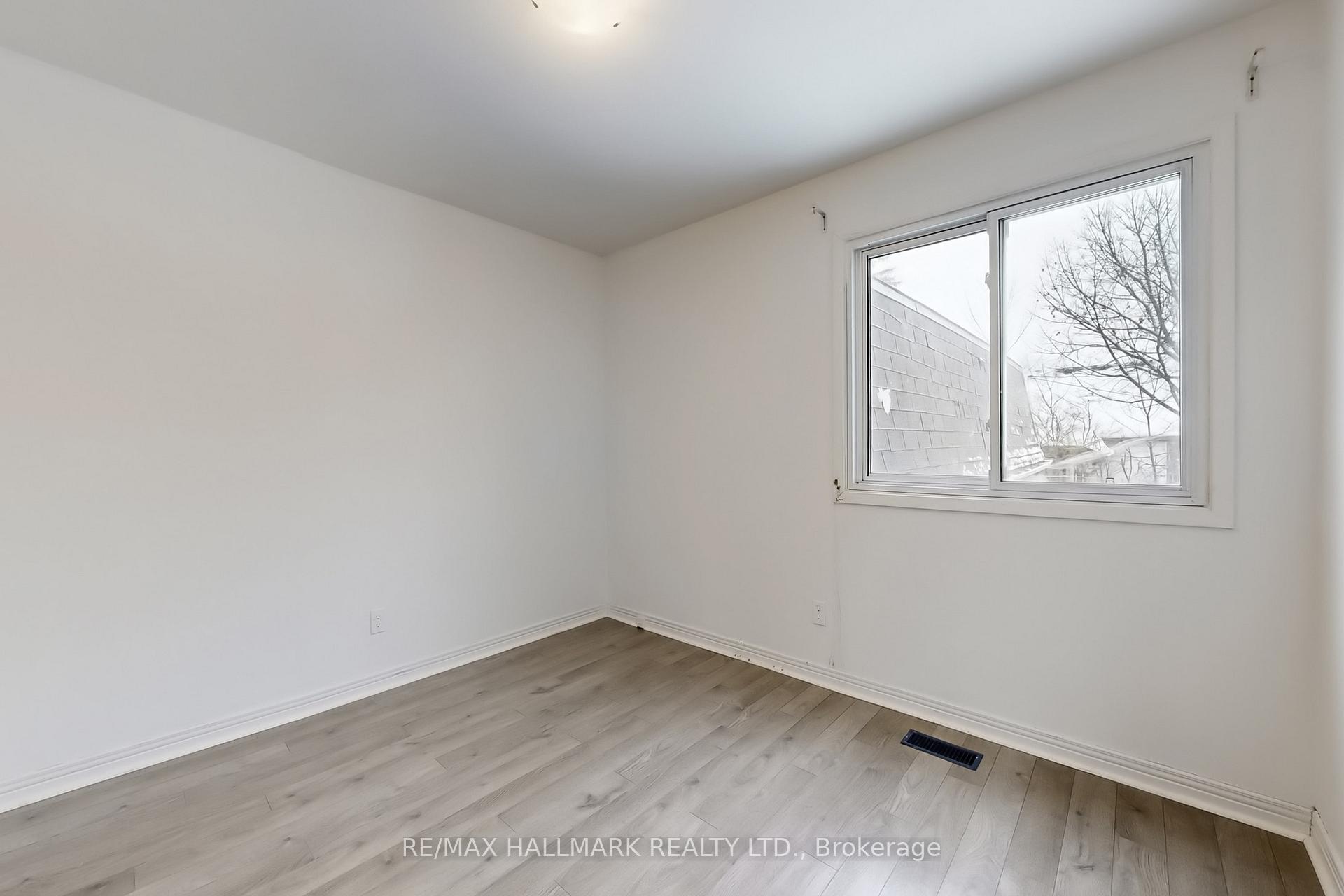 Photo 22 of 1022 Janette Street, Newmarket, Huron Heights-Leslie Valley — HOMEH