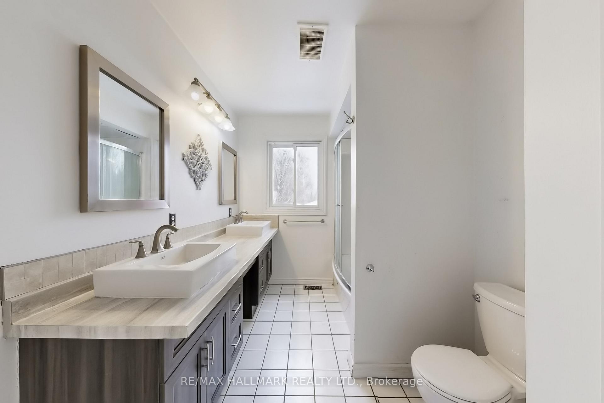 Photo 23 of 1022 Janette Street, Newmarket, Huron Heights-Leslie Valley — HOMEH