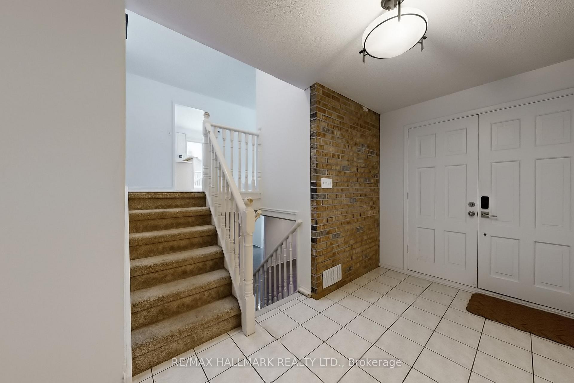 Photo 25 of 1022 Janette Street, Newmarket, Huron Heights-Leslie Valley — HOMEH