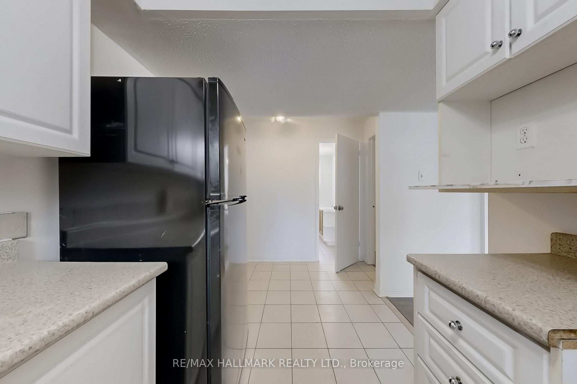 Photo 28 of 1022 Janette Street, Newmarket, Huron Heights-Leslie Valley — HOMEH