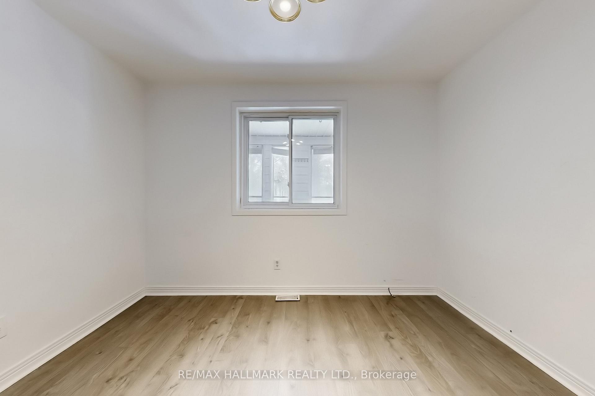 Photo 33 of 1022 Janette Street, Newmarket, Huron Heights-Leslie Valley — HOMEH