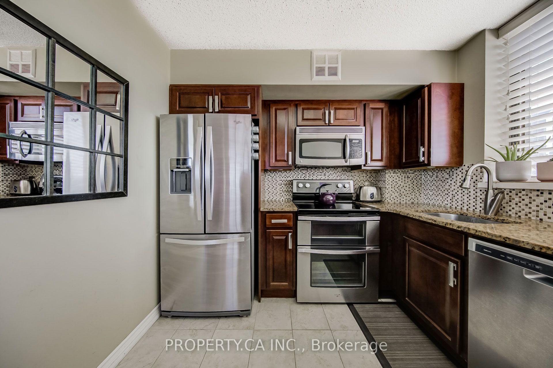 Photo 4 of Unit 302, 270 Queens Quay W, Toronto, Waterfront Communities — HOMEH