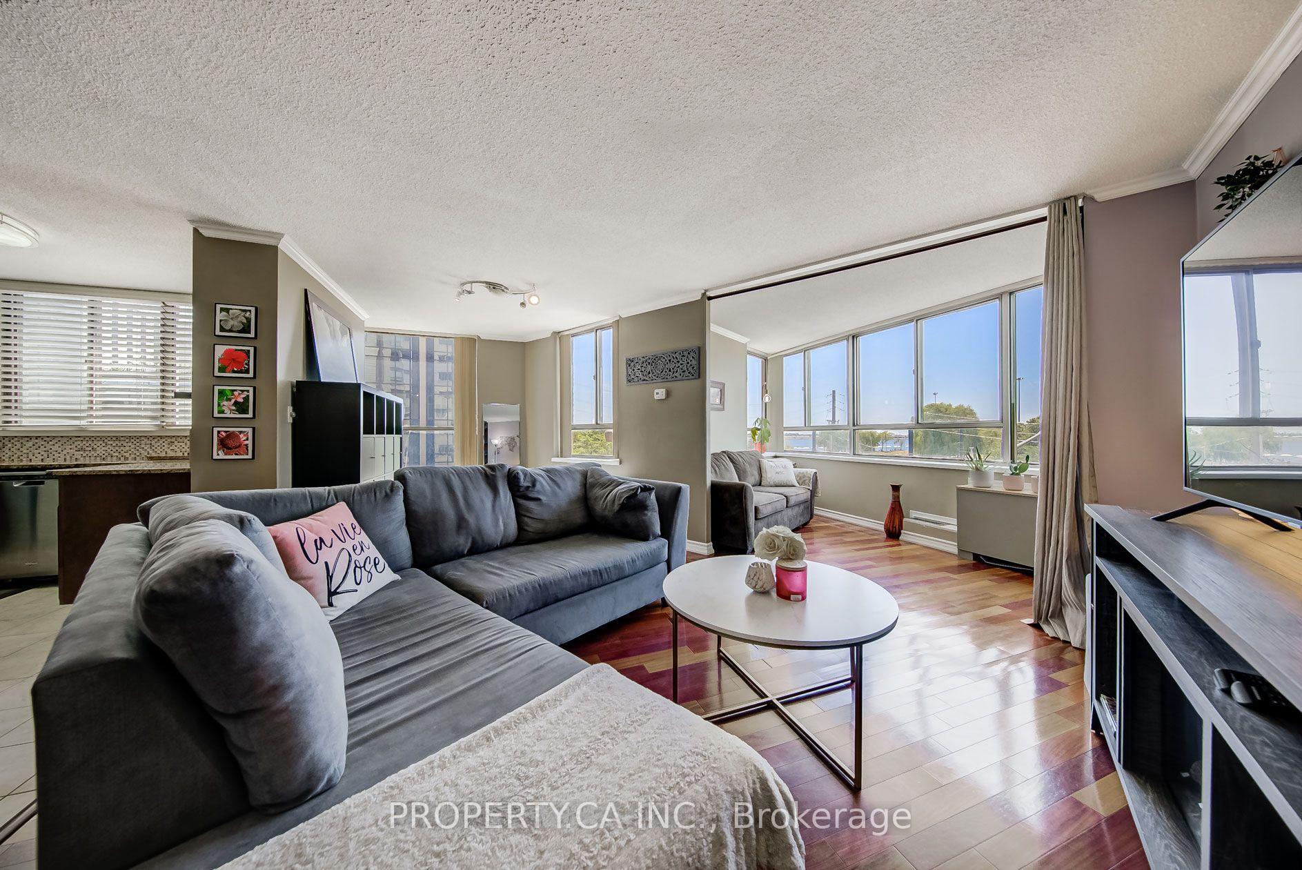 Photo 5 of Unit 302, 270 Queens Quay W, Toronto, Waterfront Communities — HOMEH