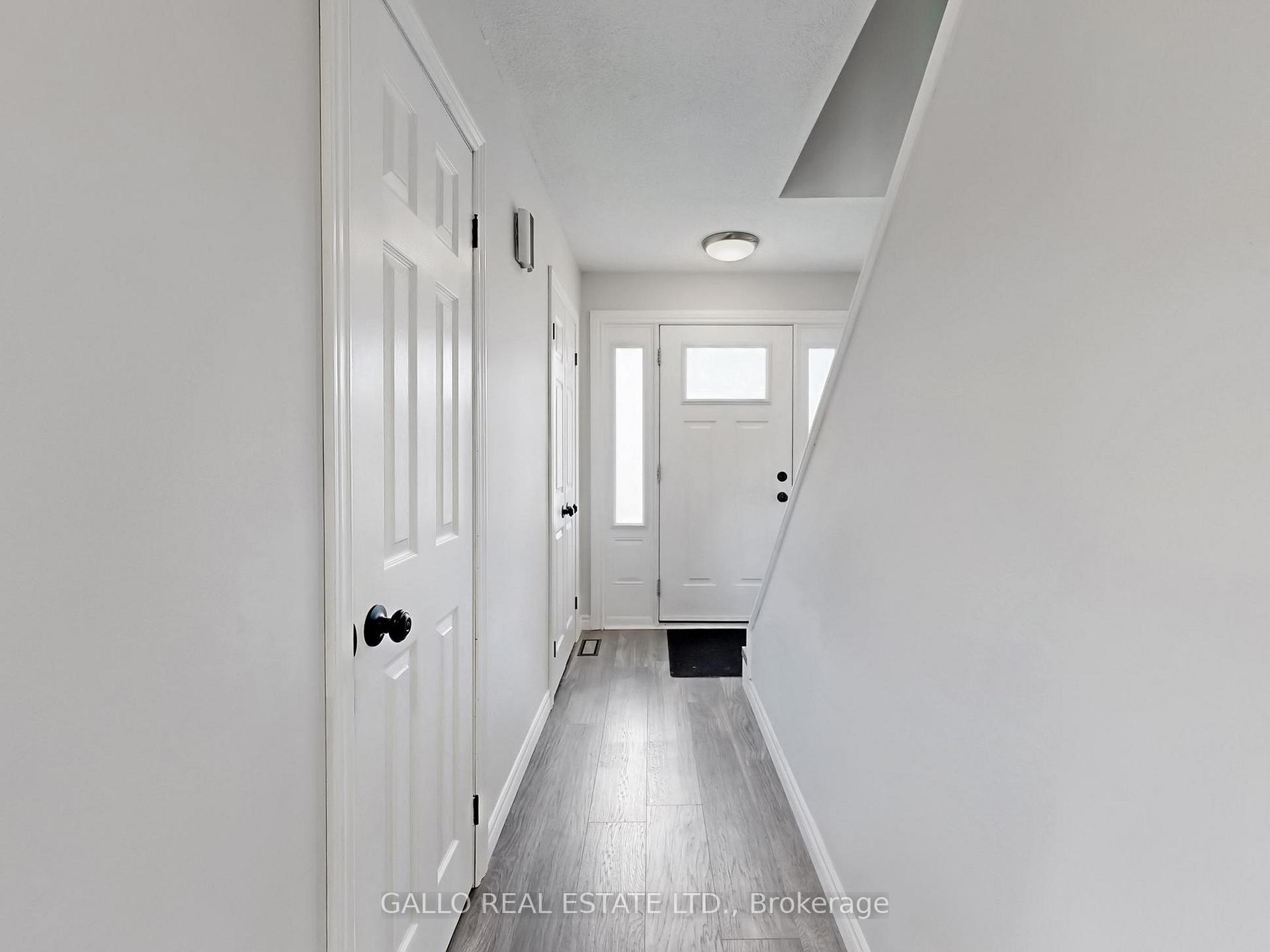 Photo 2 of 630 Highland Crescent, Brock, Beaverton — HOMEH