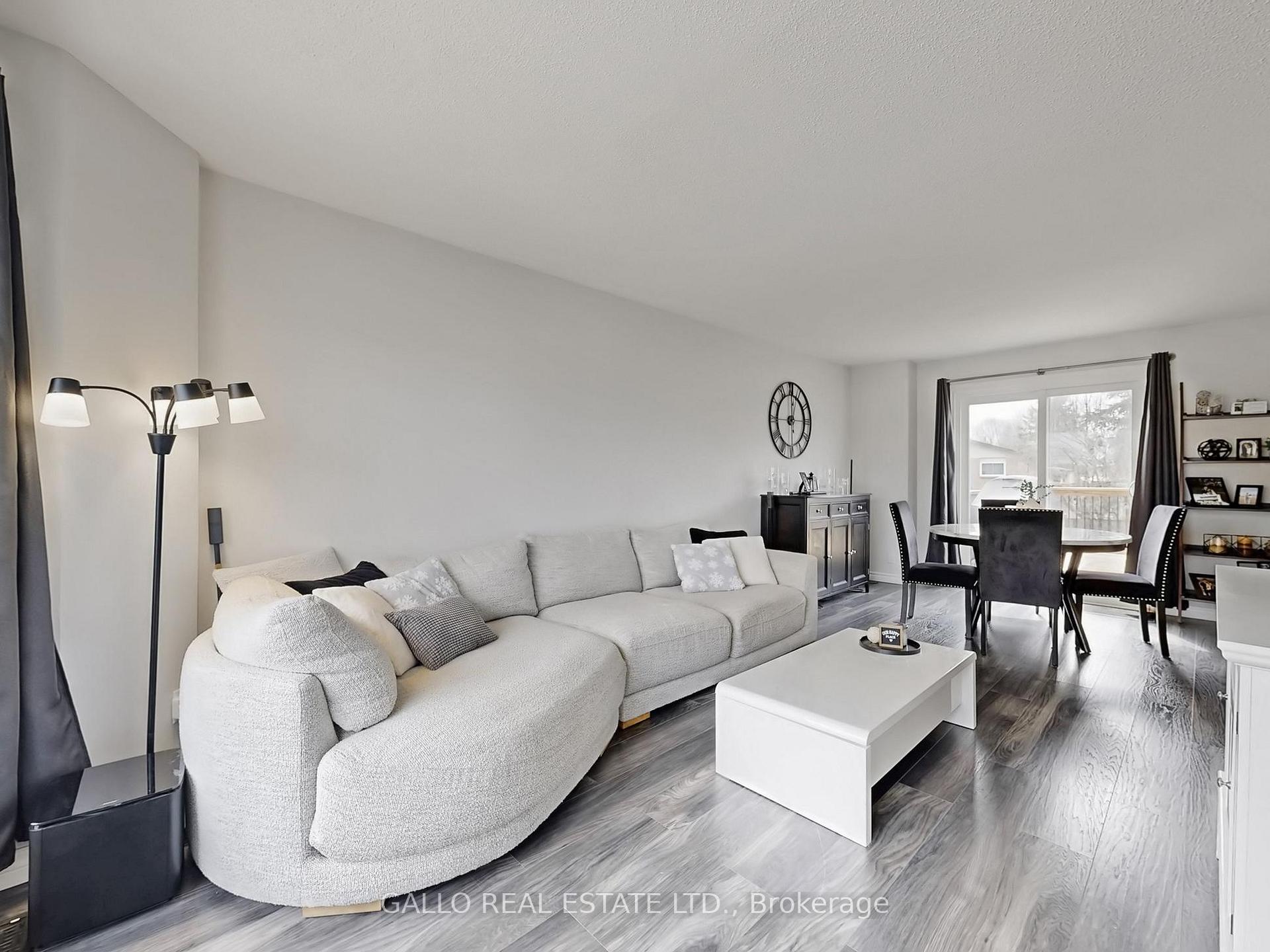 Photo 6 of 630 Highland Crescent, Brock, Beaverton — HOMEH