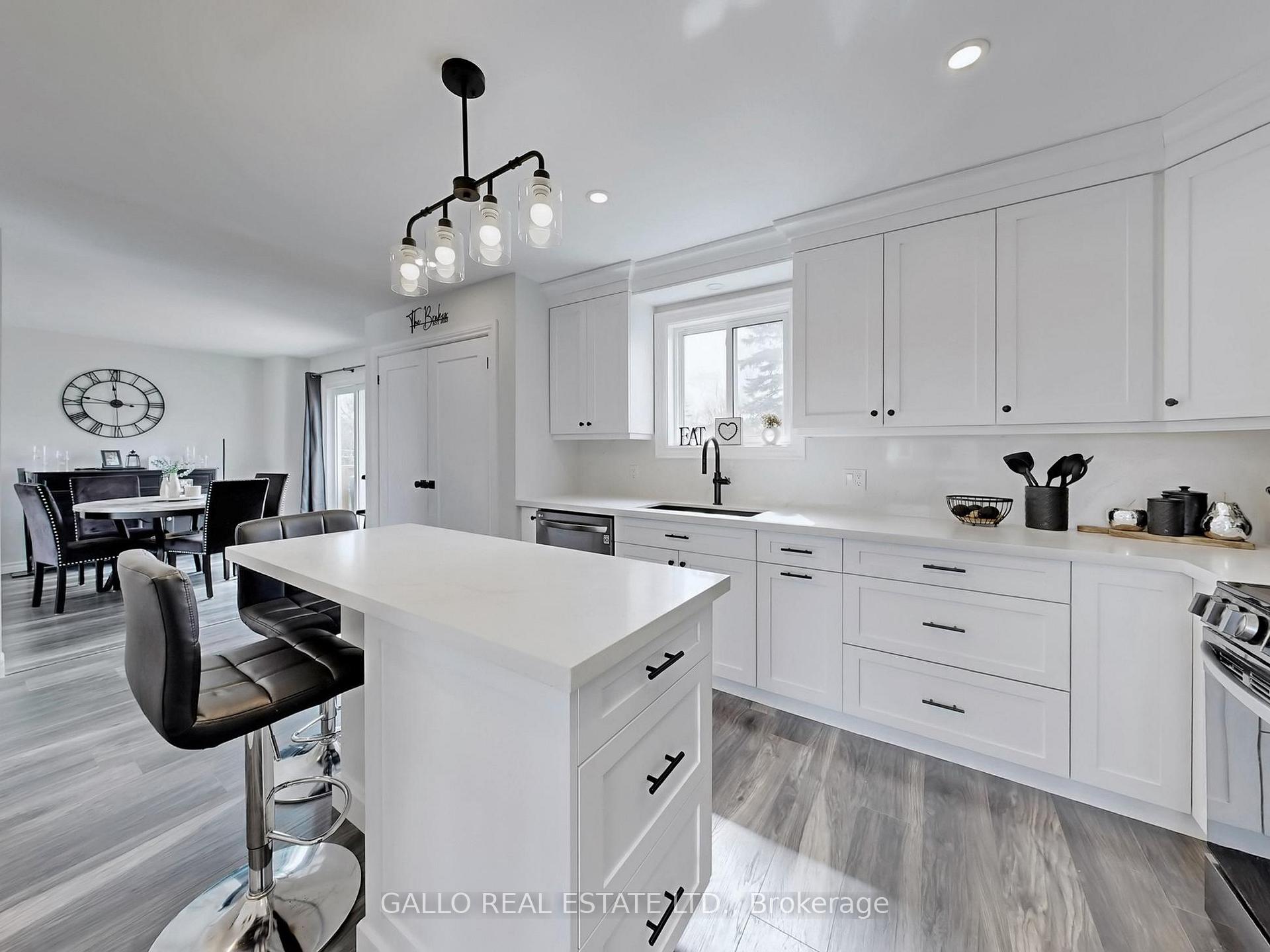 Photo 9 of 630 Highland Crescent, Brock, Beaverton — HOMEH