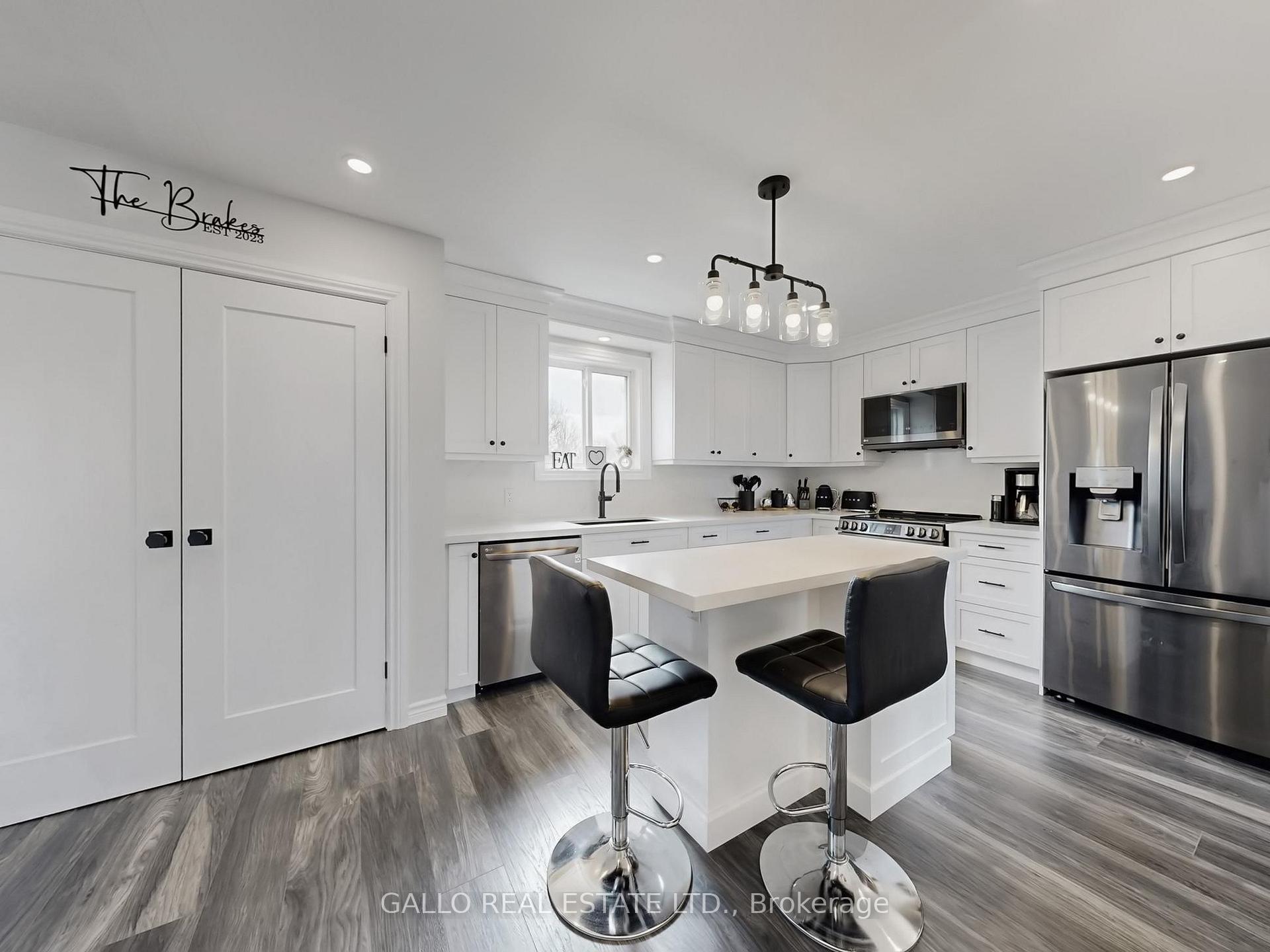 Photo 11 of 630 Highland Crescent, Brock, Beaverton — HOMEH