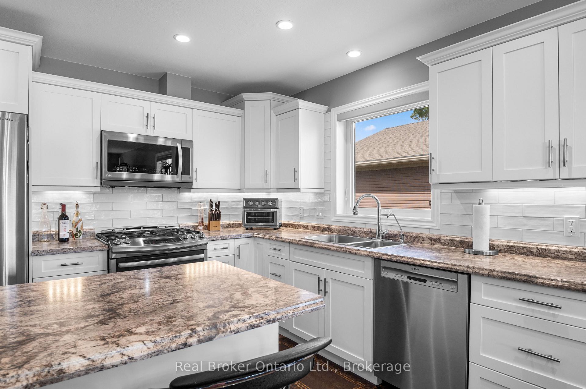 Photo 5 of 157 Clyde Street, Morris Turnberry, Morris — HOMEH