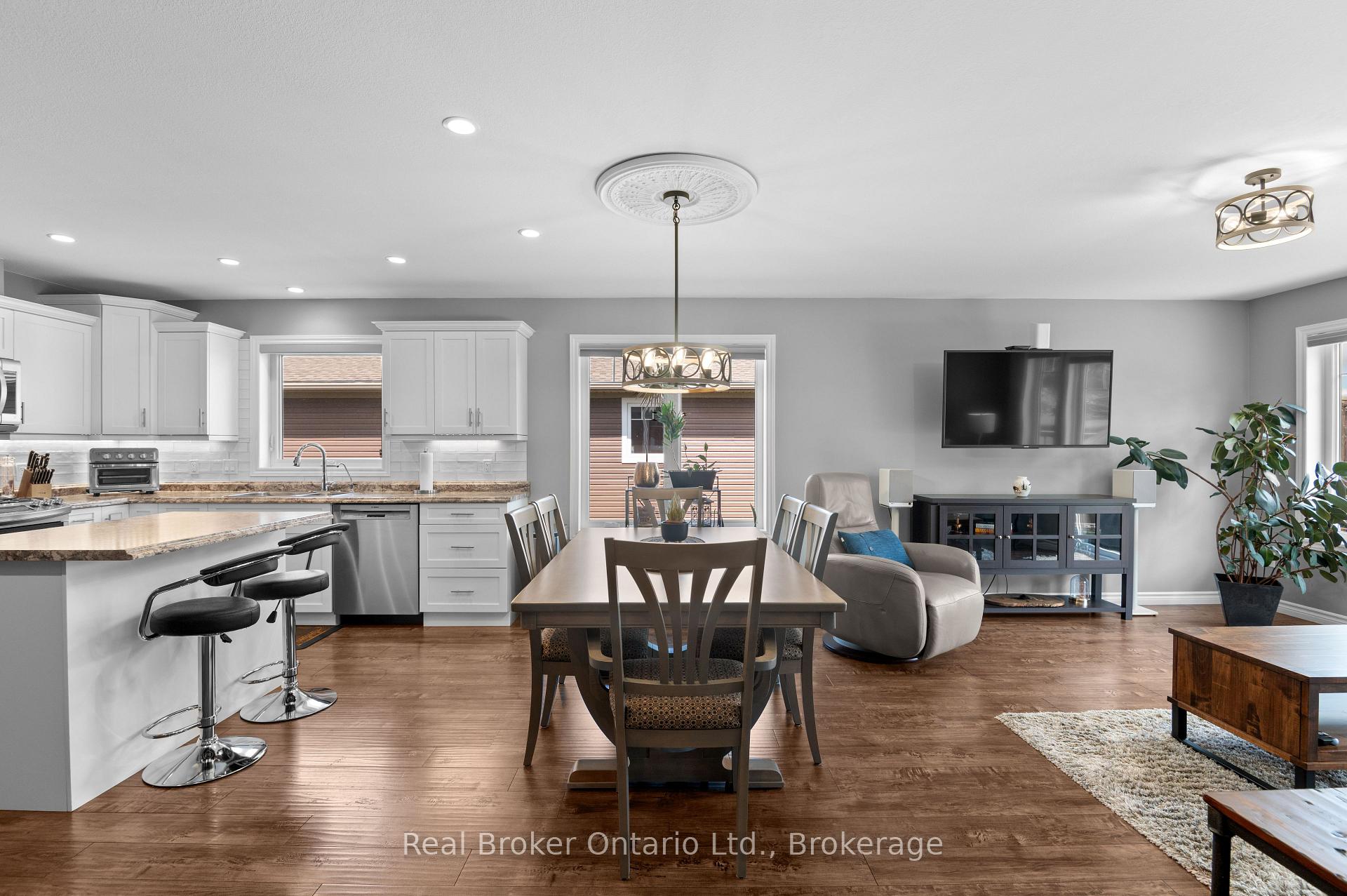 Photo 9 of 157 Clyde Street, Morris Turnberry, Morris — HOMEH