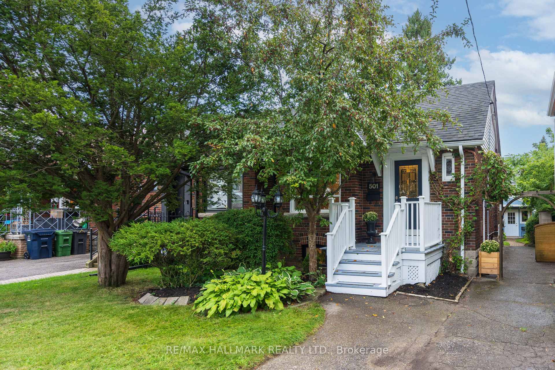 Photo 1 of 501 Sammon Avenue, Toronto, Danforth Village-East York — HOMEH