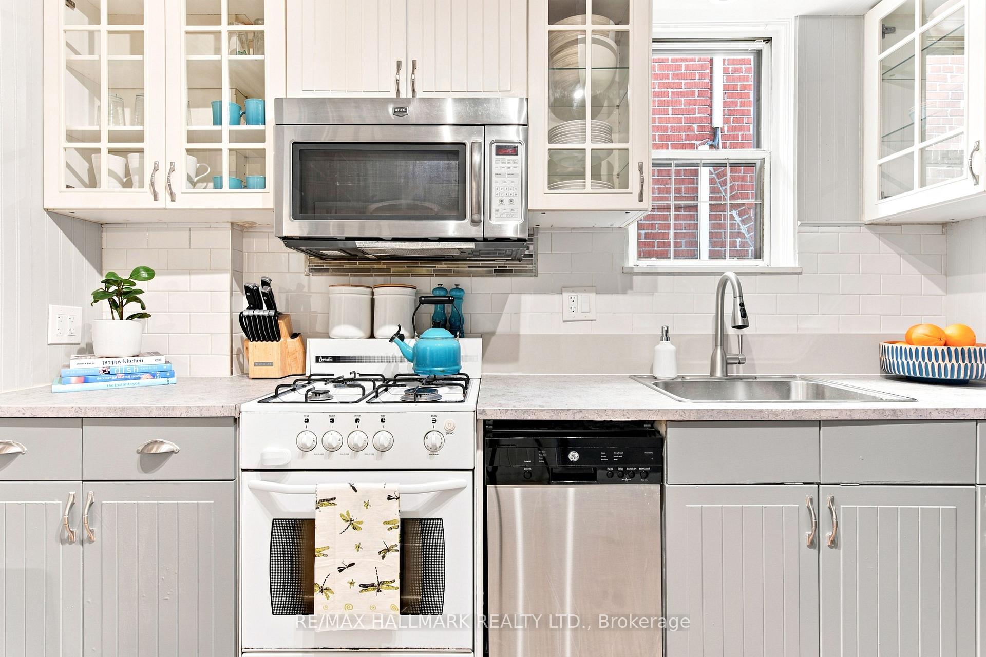 Photo 16 of 501 Sammon Avenue, Toronto, Danforth Village-East York — HOMEH