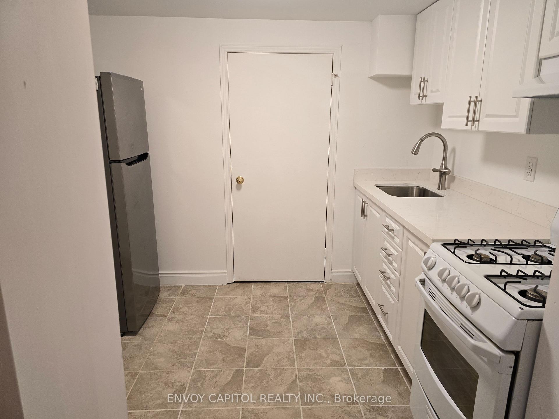 Photo 2 of Unit Basement 1 BR, 6 Arrowstook Road, North York, Bayview Village — HOMEH