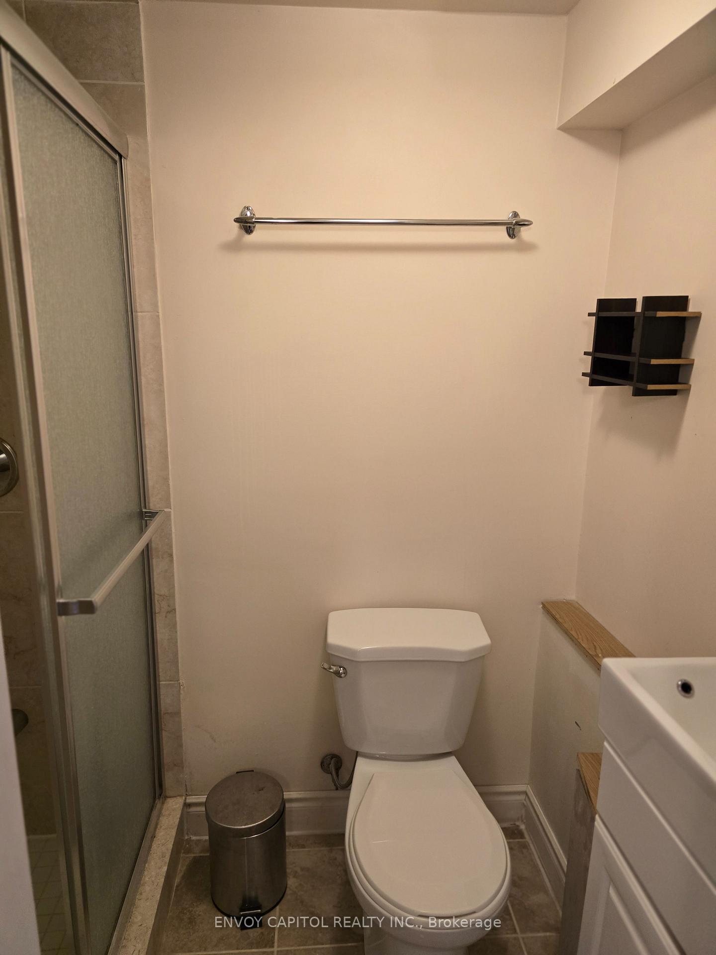 Photo 6 of Unit Basement 1 BR, 6 Arrowstook Road, North York, Bayview Village — HOMEH