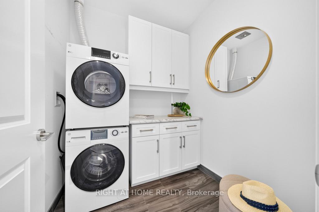 Photo 31 of Unit 2002, 2007 James Street, Burlington, Brant — HOMEH