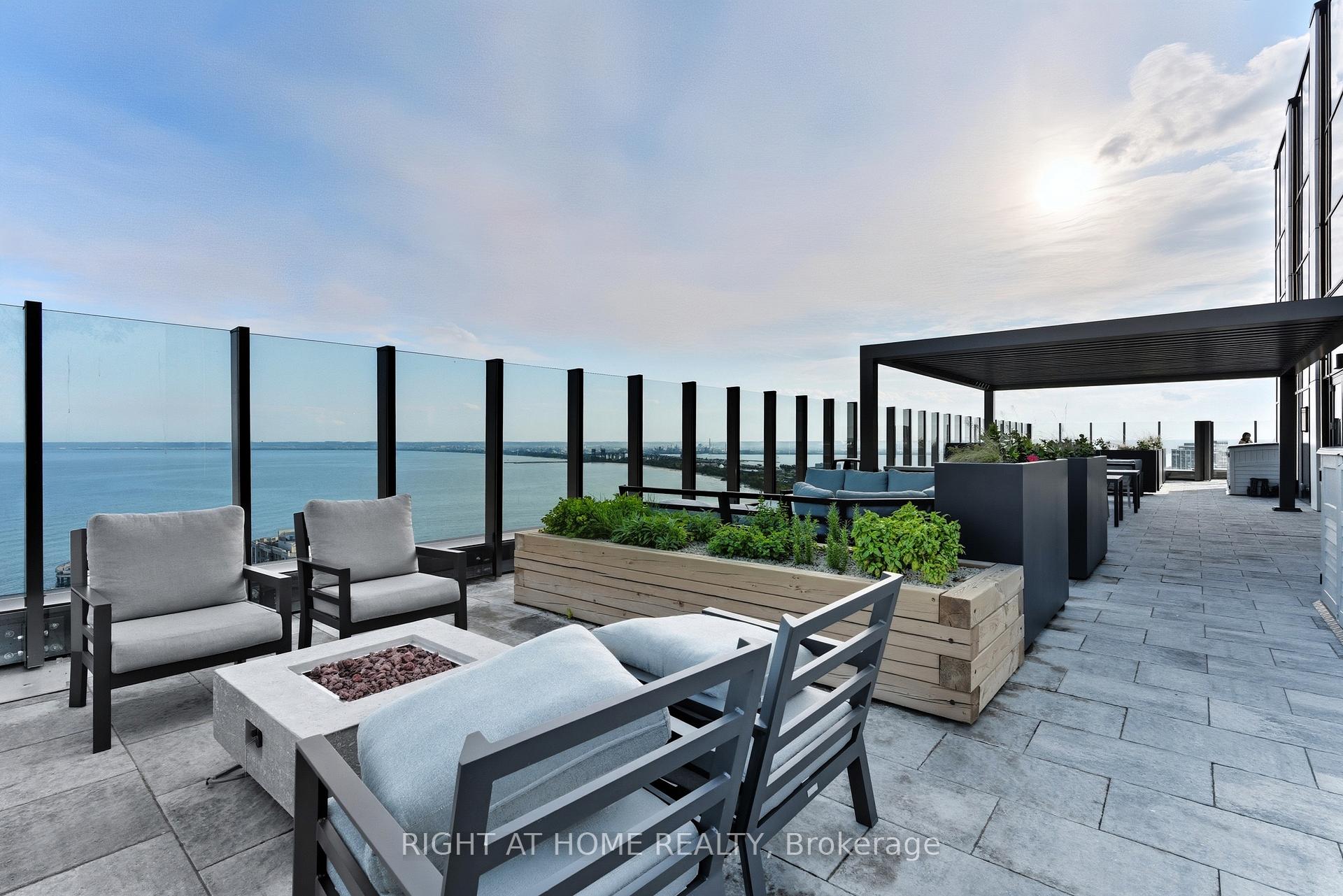 Photo 44 of Unit 2002, 2007 James Street, Burlington, Brant — HOMEH