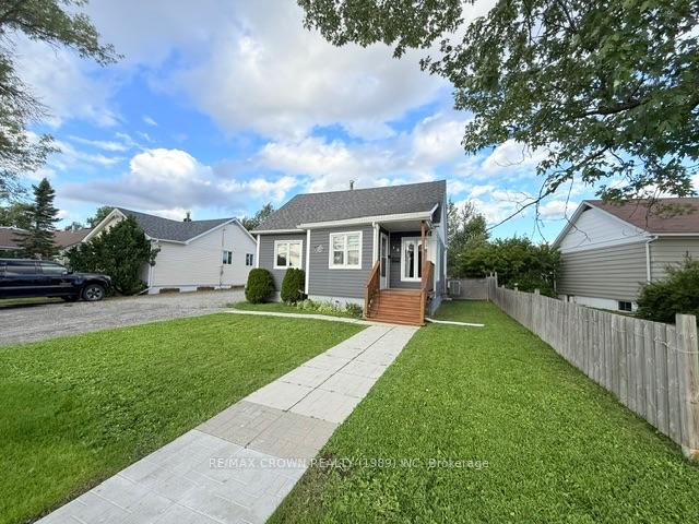 Photo 2 of 13 Oak Street, Kapuskasing — HOMEH